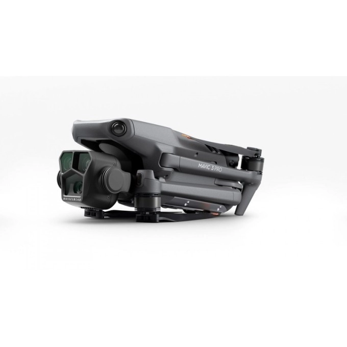 Dron DJI Mavic 3 Pro Fly More Combo + DJI RC - 3 baterije Dron DJI Mavic 3 Pro Fly More Combo + DJI RC - 3 baterije